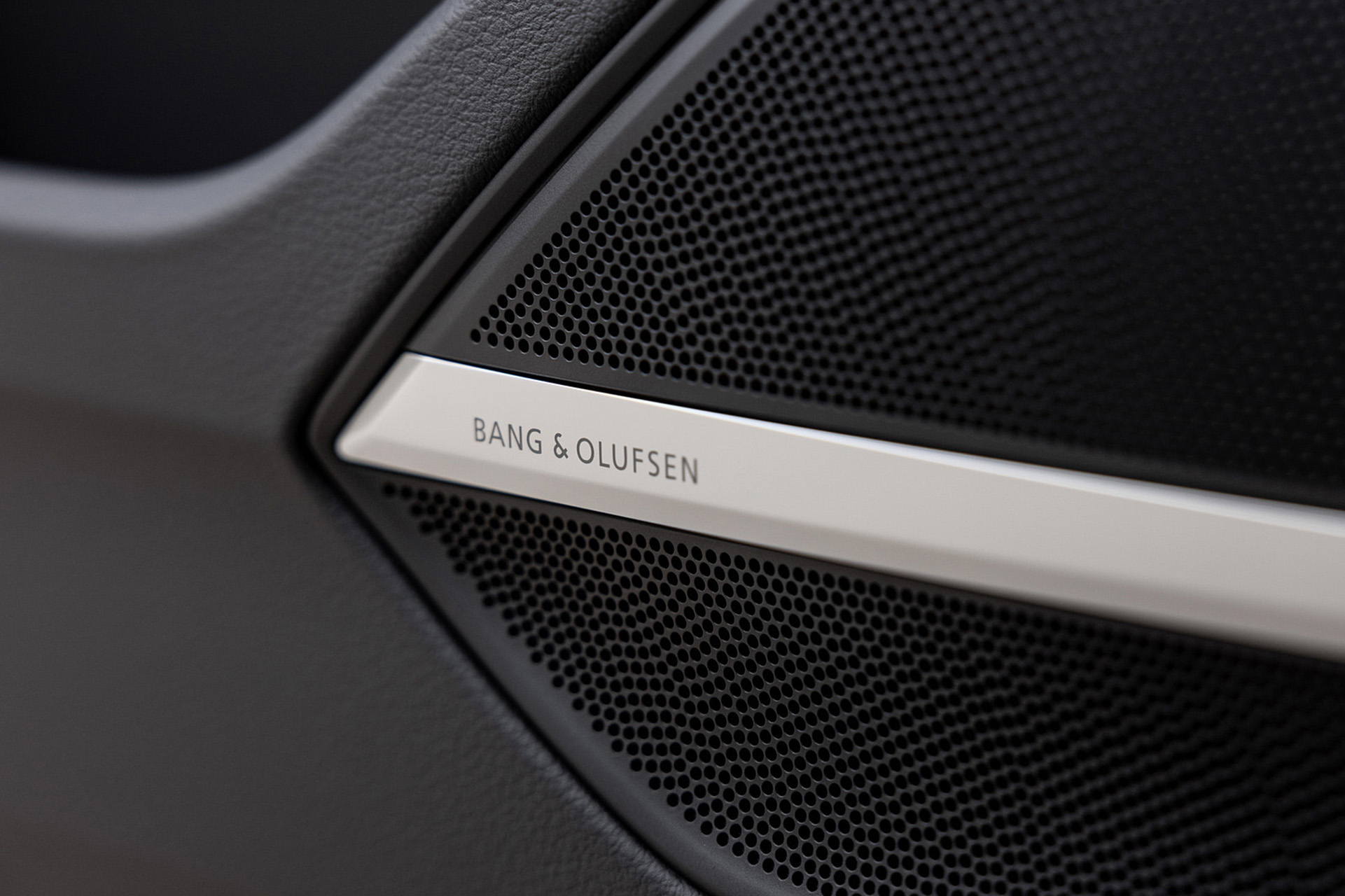 Download 2022 Audi A8 L - US version - Interior, Detail HD Wallpaper 1921x1280 #61