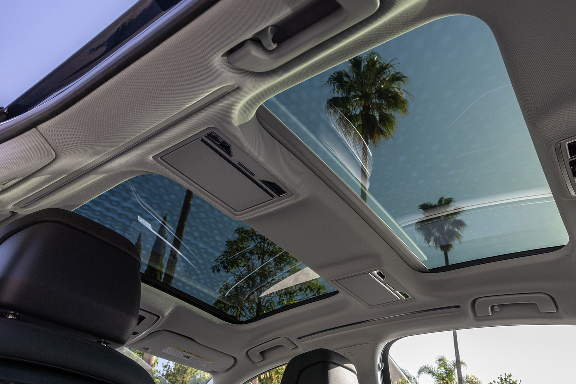Download 2022 Audi A8 L - US version - Panoramic Roof HD Wallpaper 1921x1280 #67