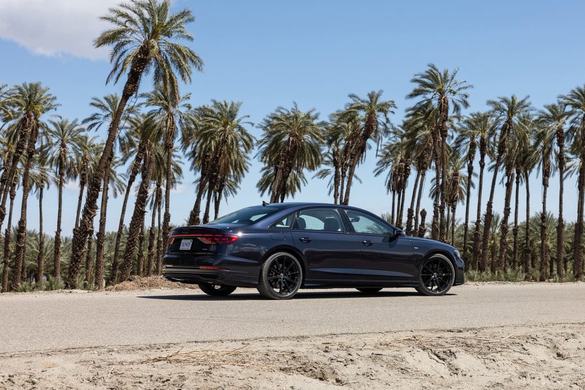 2022 Audi A8 L - US version - Side Wallpaper 850x567 #20