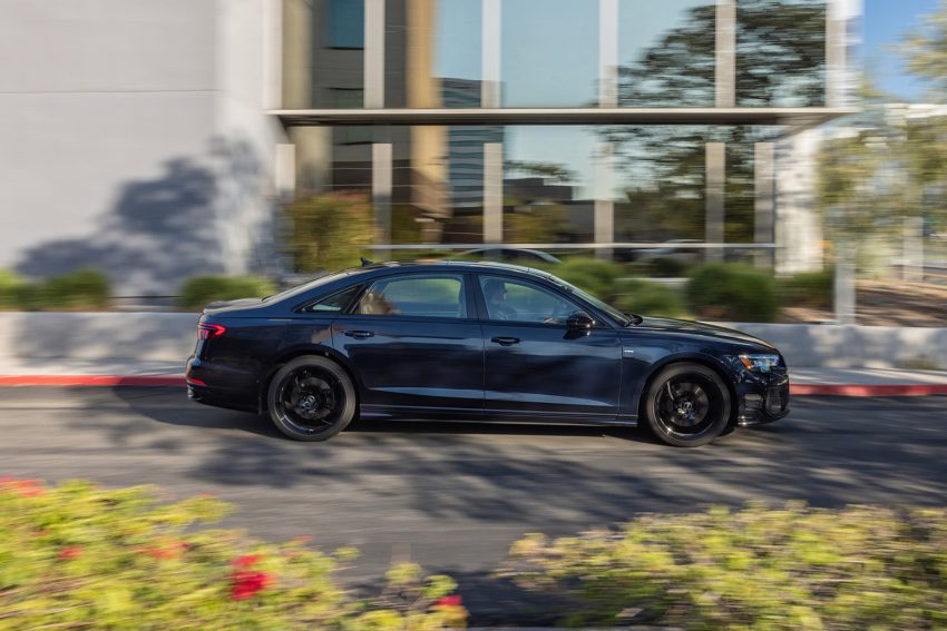 2022 Audi A8 L - US version - Side Wallpaper 850x567 #17