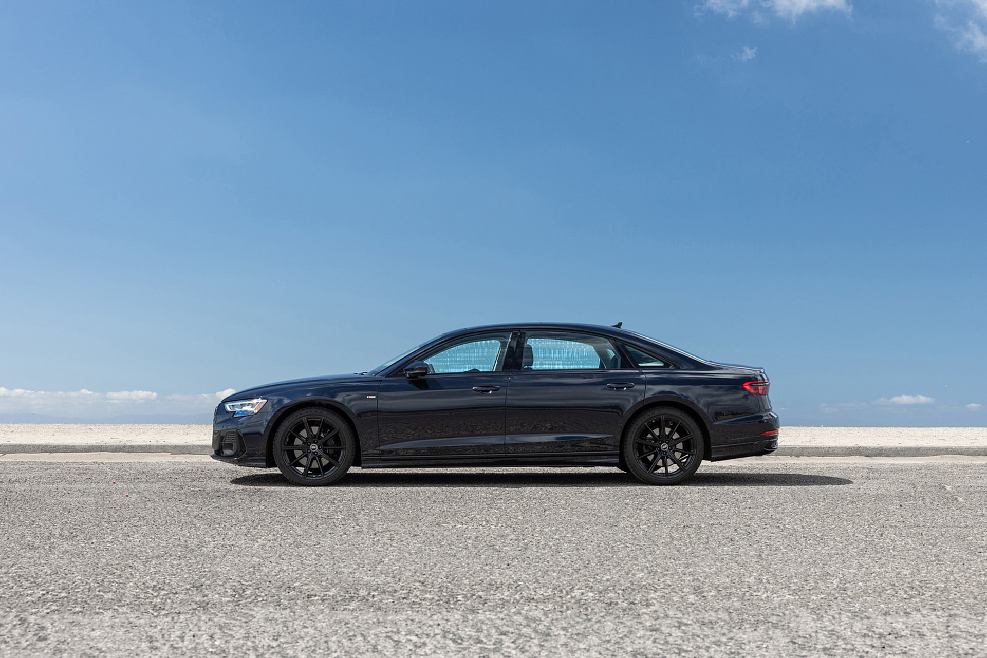 Download 2022 Audi A8 L - US version - Side HD Wallpaper 1921x1281 #27