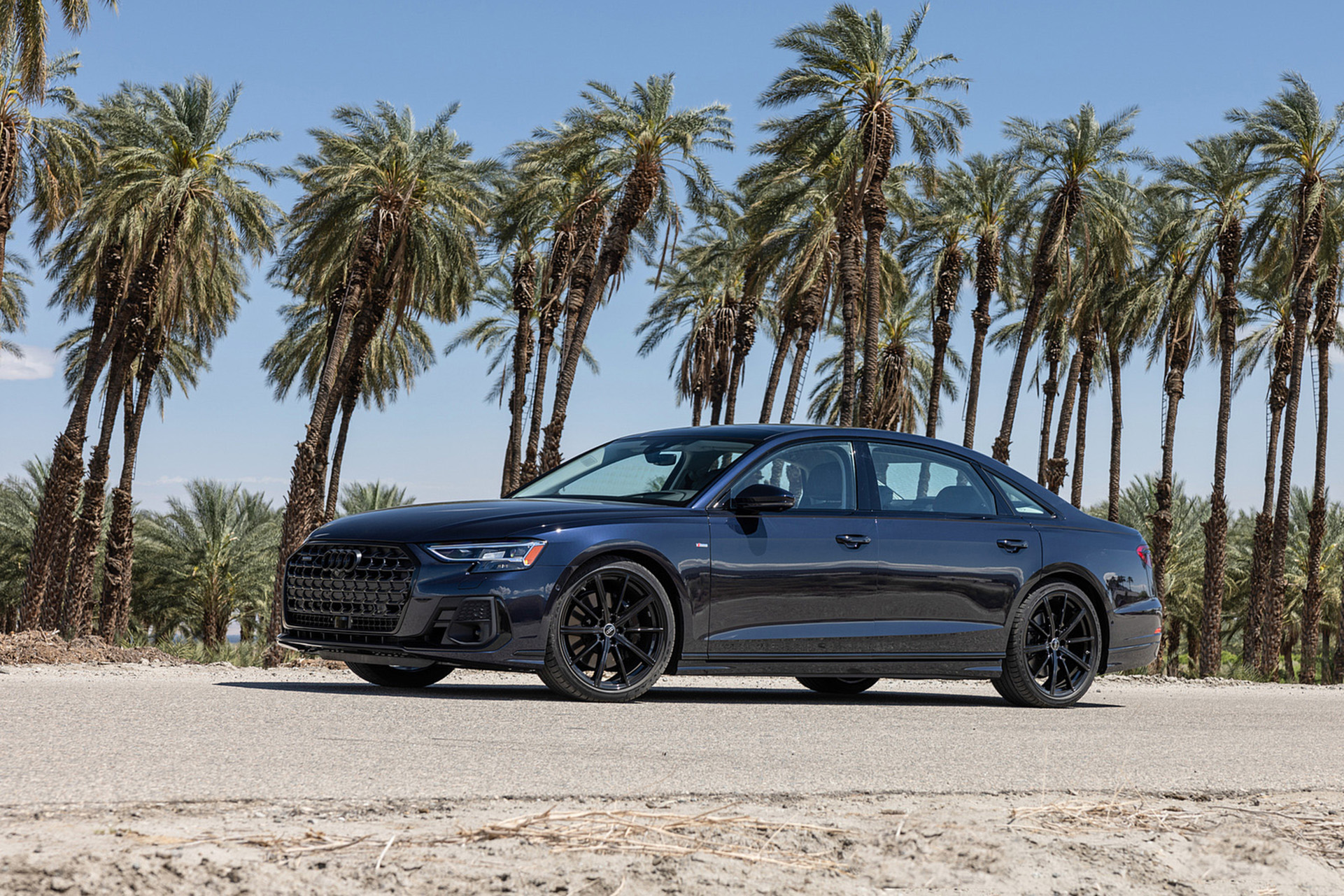 Download 2022 Audi A8 L - US version - Side HD Wallpaper 1921x1281 #19