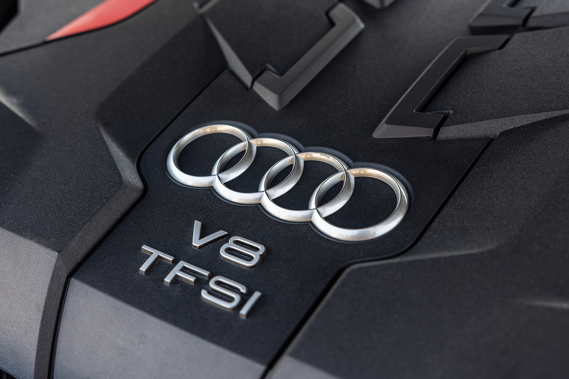 Download 2022 Audi S8 - US version - Engine HD Wallpaper 1921x1281 #56