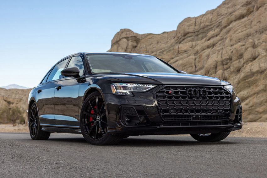 2022 Audi S8 - US version - Front Three-Quarter Wallpaper 850x567 #23