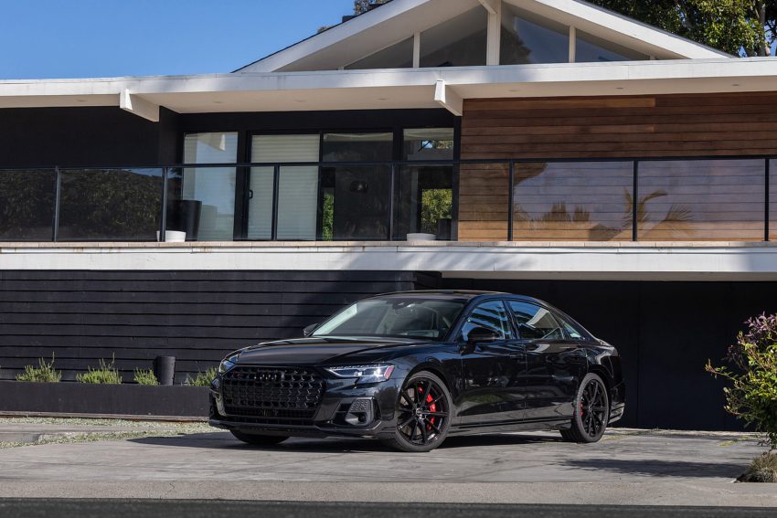 2022 Audi S8 - US version - Front Three-Quarter Wallpaper 850x567 #31