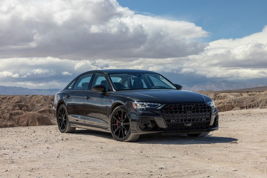 2022 Audi S8 - US version - Front Three-Quarter Wallpaper 850x567 #25