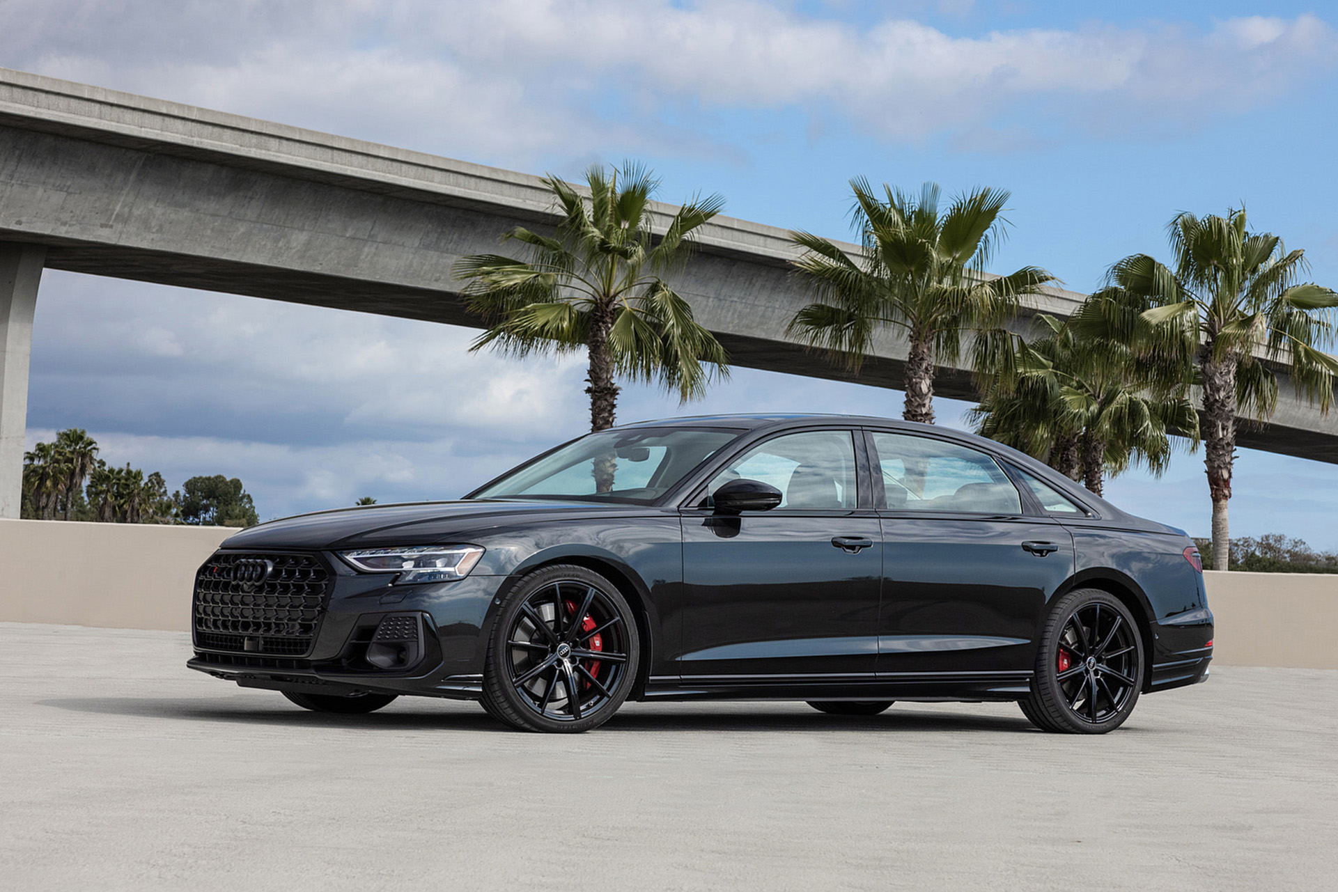 Download 2022 Audi S8 - US version - Front Three-Quarter HD Wallpaper 1921x1281 #19