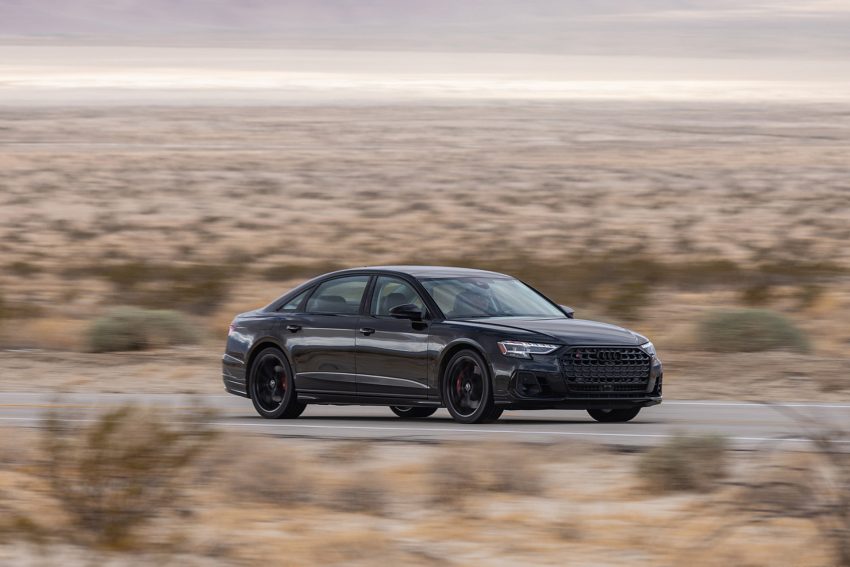 2022 Audi S8 - US version - Front Three-Quarter Wallpaper 850x567 #10