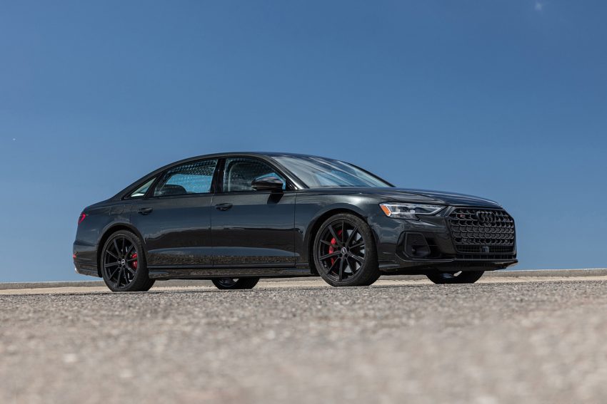 2022 Audi S8 - US version - Front Three-Quarter Wallpaper 850x567 #27