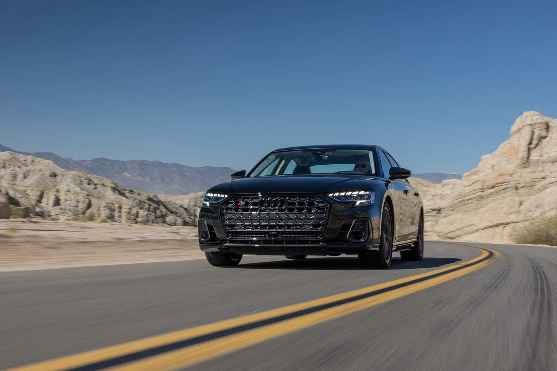 Download 2022 Audi S8 - US version - Front HD Wallpaper 1921x1281 #4