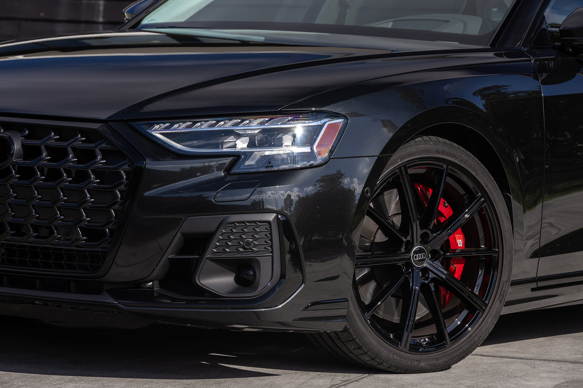 Download 2022 Audi S8 - US version - Headlight HD Wallpaper 1921x1281 #40