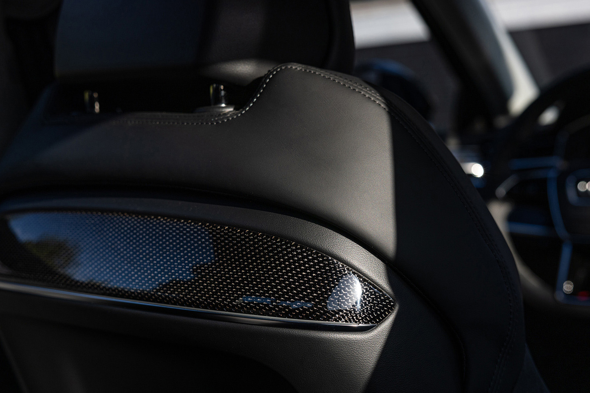 Download 2022 Audi S8 - US version - Interior, Detail HD Wallpaper 1921x1280 #75