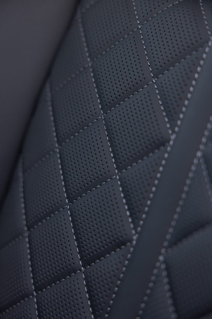 2022 Audi S8 - US version - Interior, Seats Phone Wallpaper 850x1274 #73