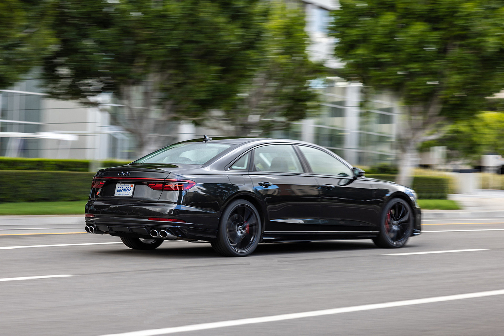 Download 2022 Audi S8 - US version - Rear Three-Quarter HD Wallpaper 1921x1281 #15