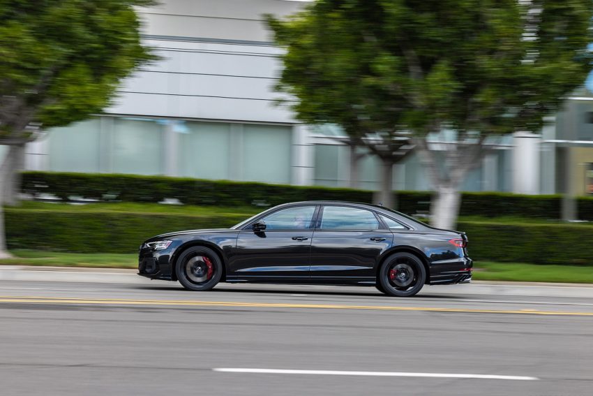 2022 Audi S8 - US version - Side Wallpaper 850x567 #14