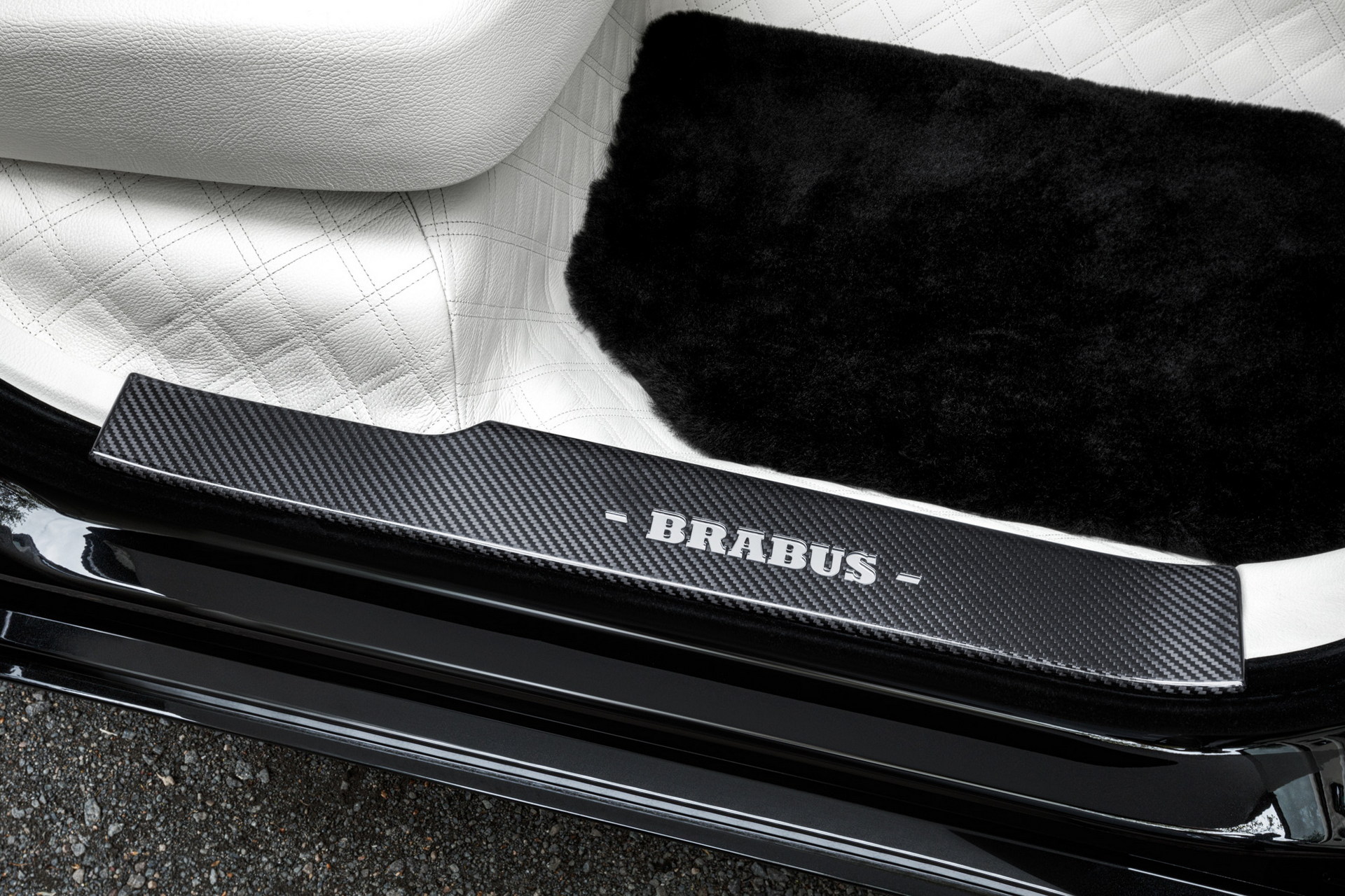 Download 2022 Brabus 700 based on Rolls-Royce Ghost Extended - Door Sill HD Wallpaper 1920x1280 #65