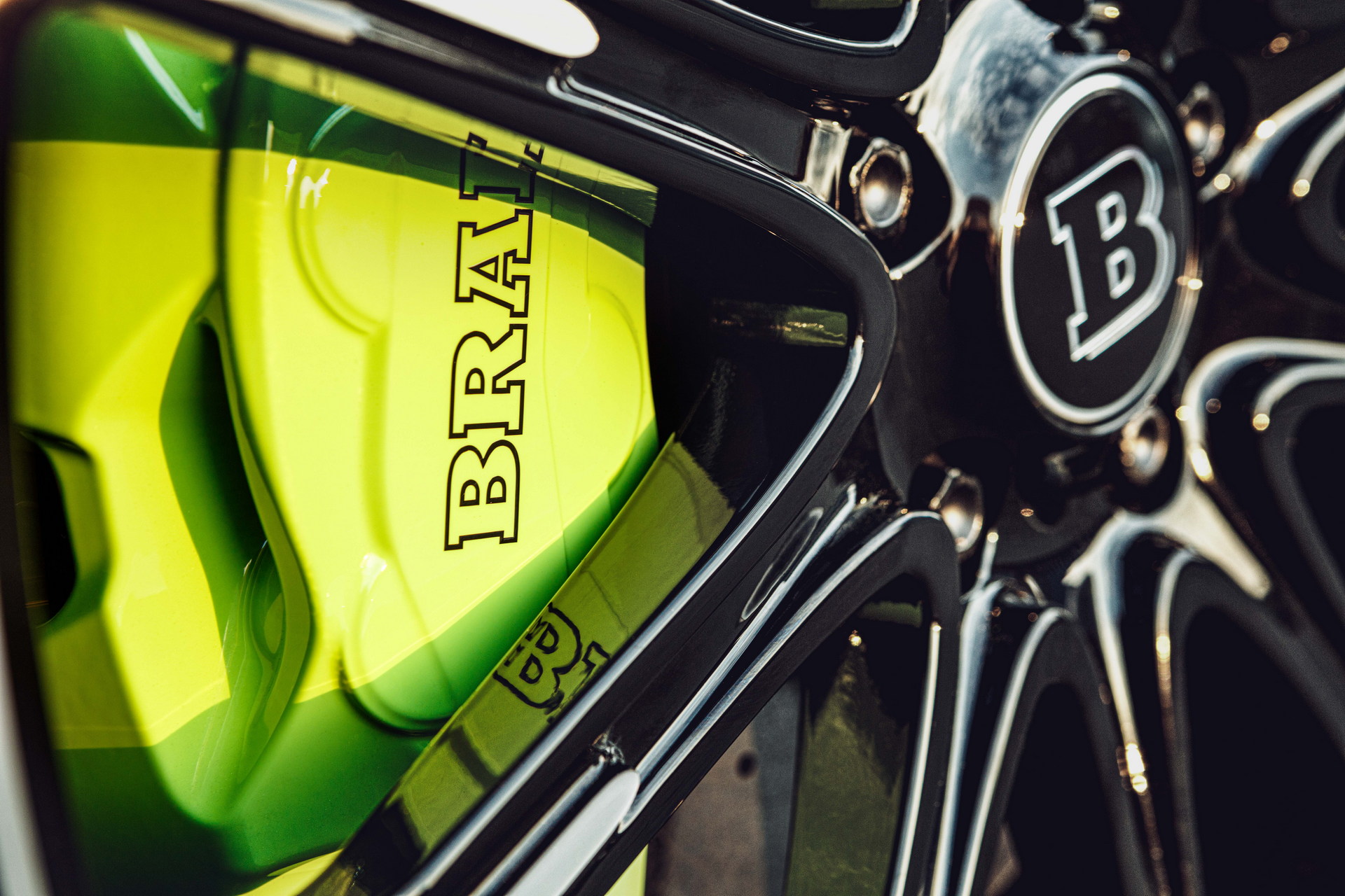 Download 2022 Brabus Porsche Taycan Turbo S - Brakes HD Wallpaper 1920x1280 #19