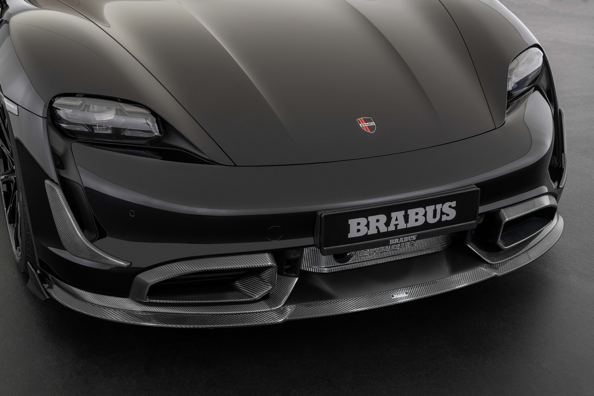 Download 2022 Brabus Porsche Taycan Turbo S - Front HD Wallpaper 1920x1280 #38