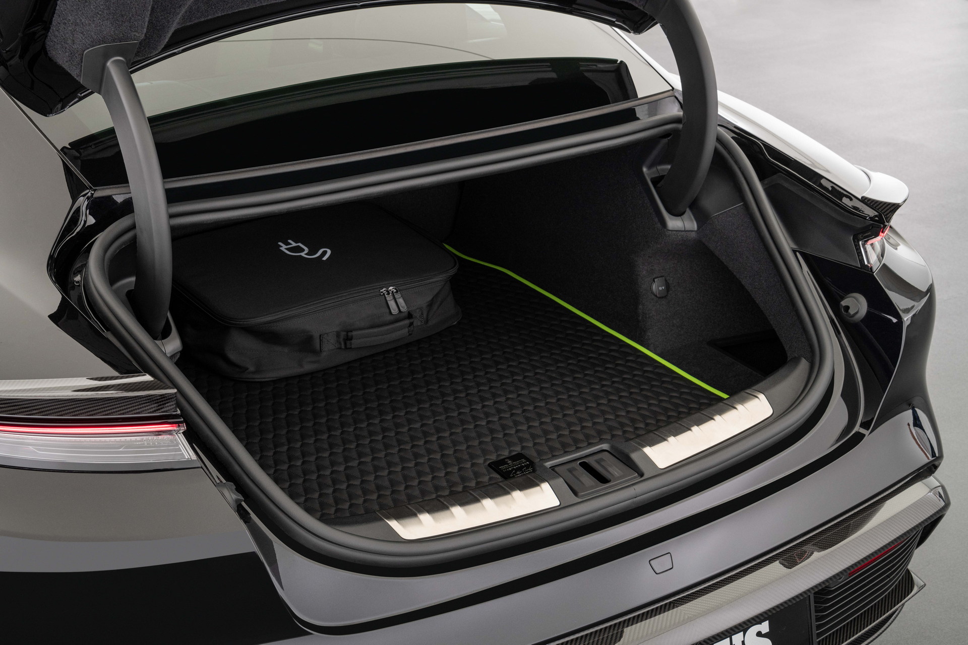 Download 2022 Brabus Porsche Taycan Turbo S - Trunk HD Wallpaper 1920x1280 #46