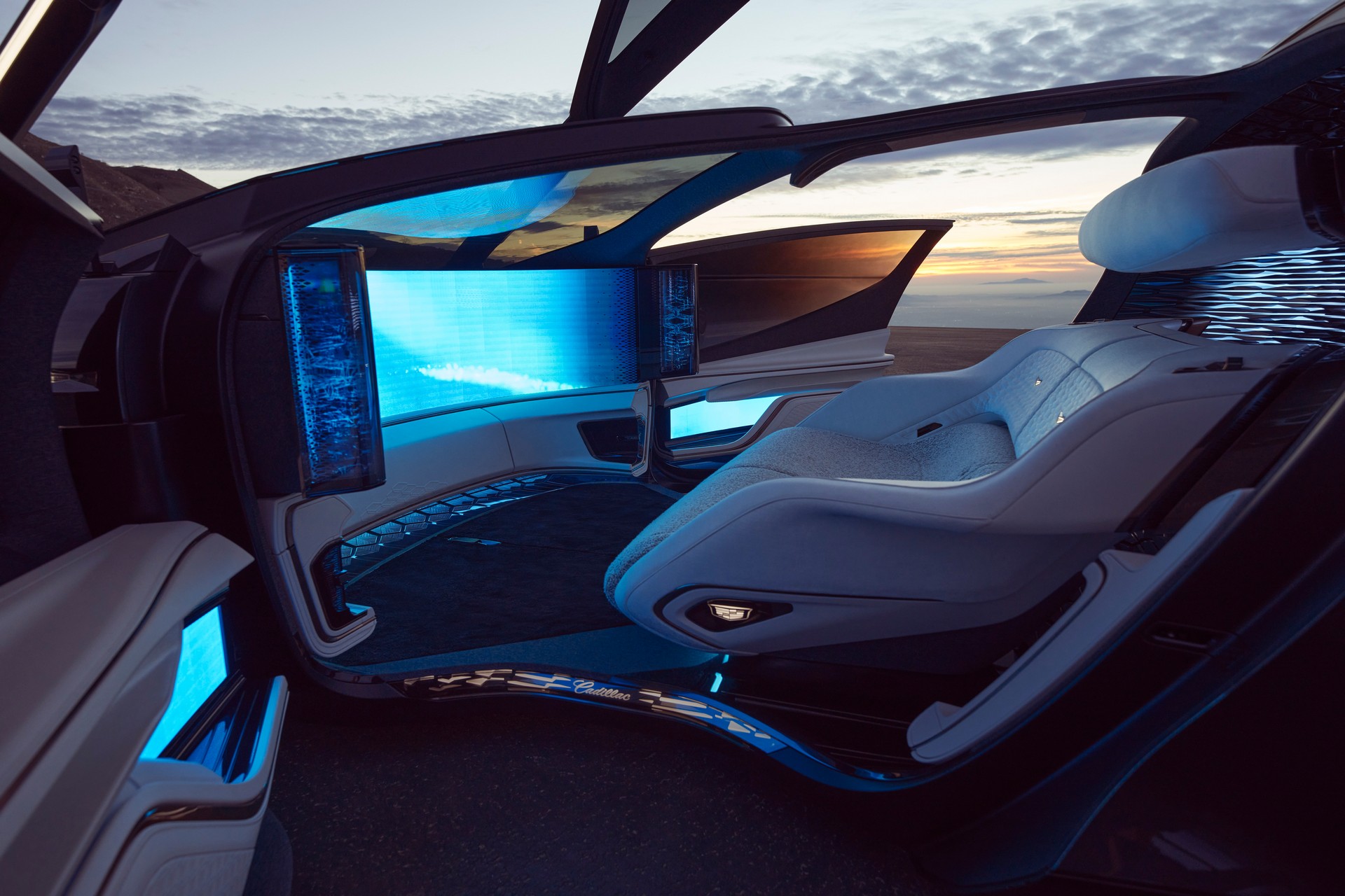 Download 2022 Cadillac InnerSpace Concept - Interior HD Wallpaper 1920x1280 #24