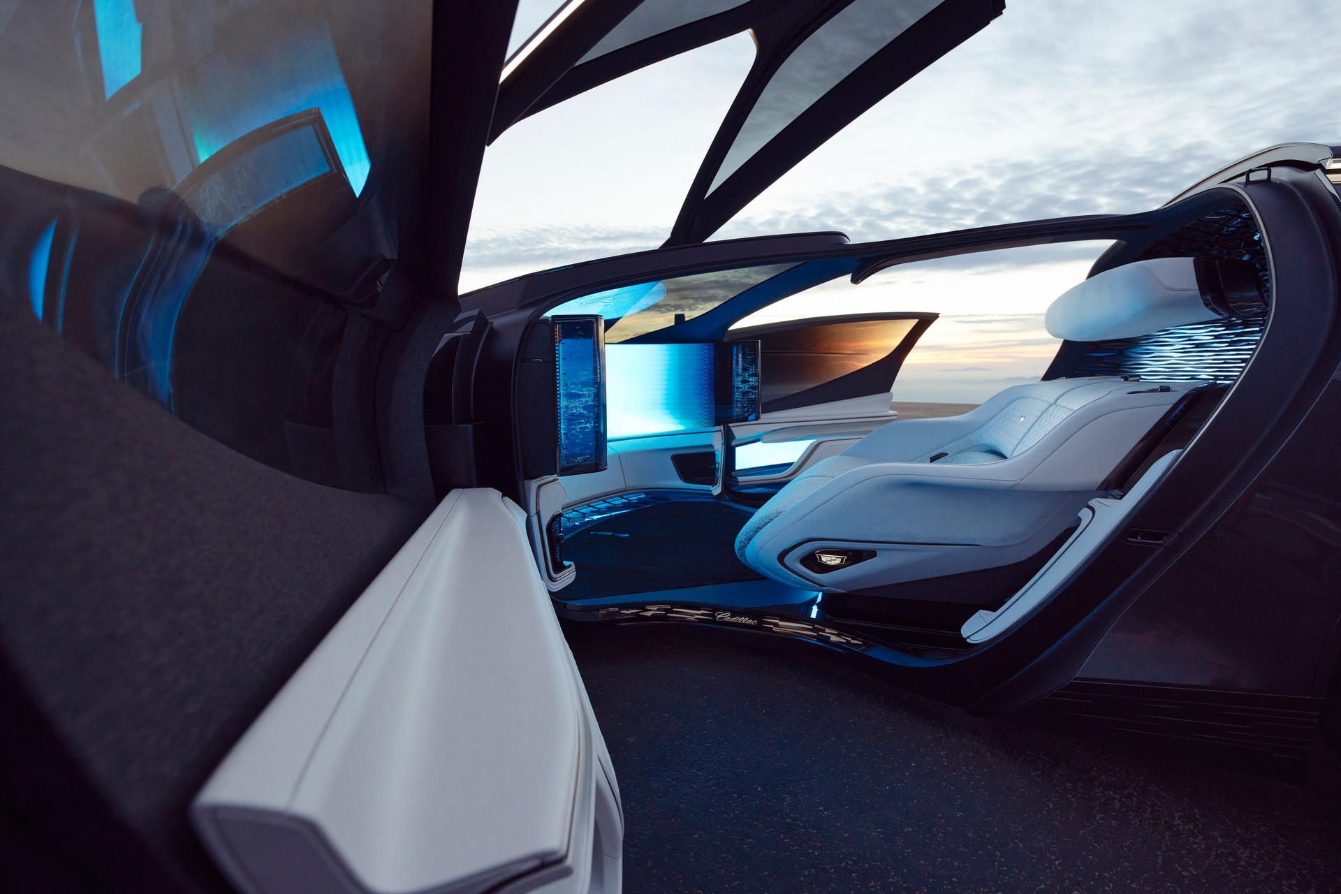Download 2022 Cadillac InnerSpace Concept - Interior HD Wallpaper 1920x1280 #25