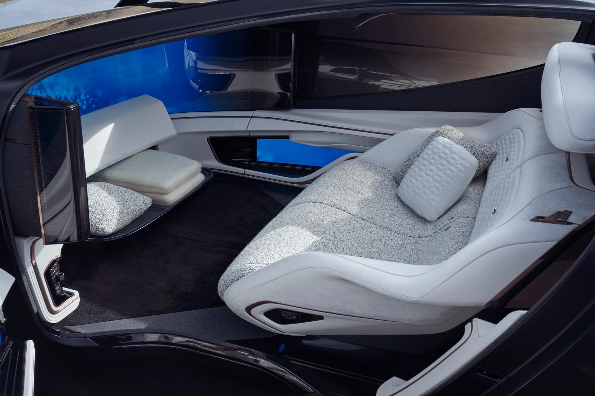 Download 2022 Cadillac InnerSpace Concept - Interior HD Wallpaper 1920x1280 #27