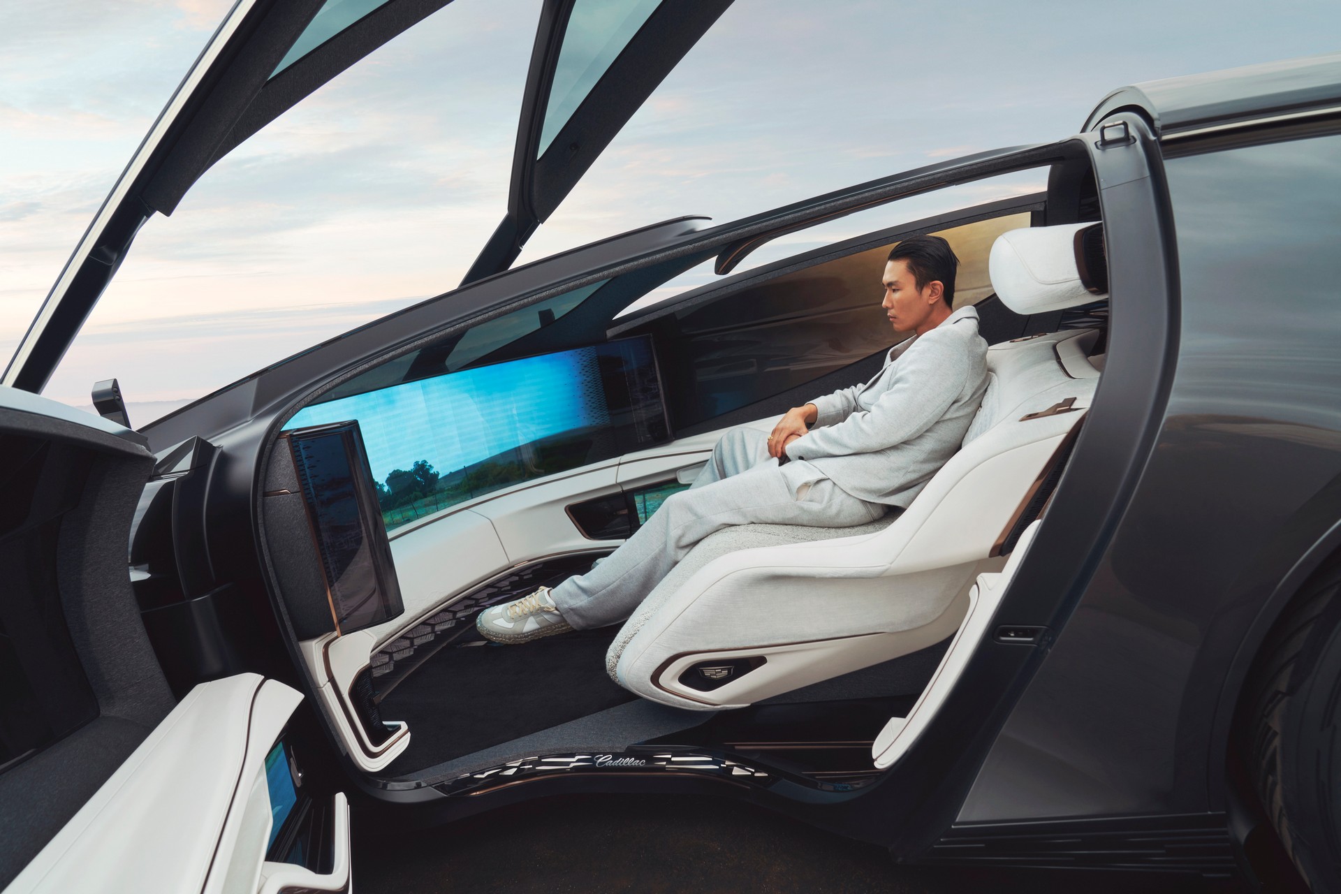 Download 2022 Cadillac InnerSpace Concept - Interior HD Wallpaper 1920x1280 #28