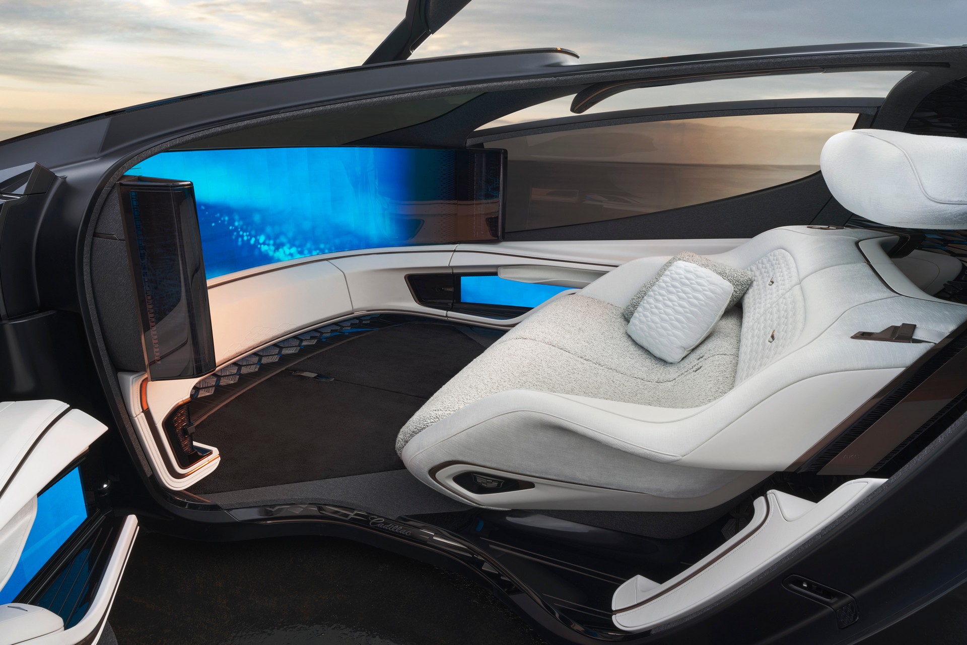 Download 2022 Cadillac InnerSpace Concept - Interior HD Wallpaper 1920x1280 #32
