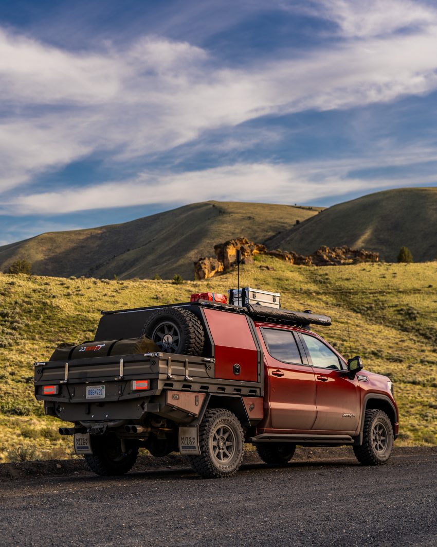 2022 GMC Sierra 1500 AT4X Ultimate Overland Vehicle - Rear Three-Quarter Phone Wallpaper 850x1063 #7