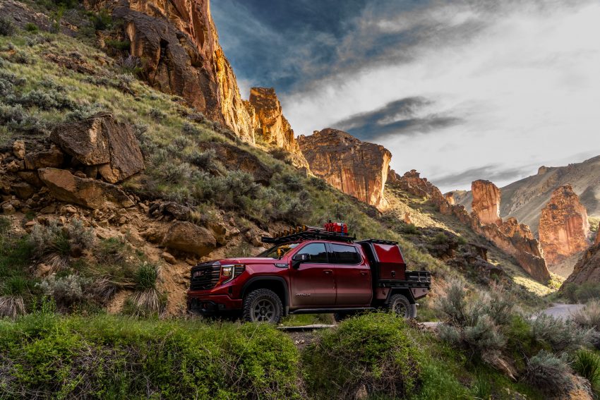 2022 GMC Sierra 1500 AT4X Ultimate Overland Vehicle - Side Wallpaper 850x567 #10
