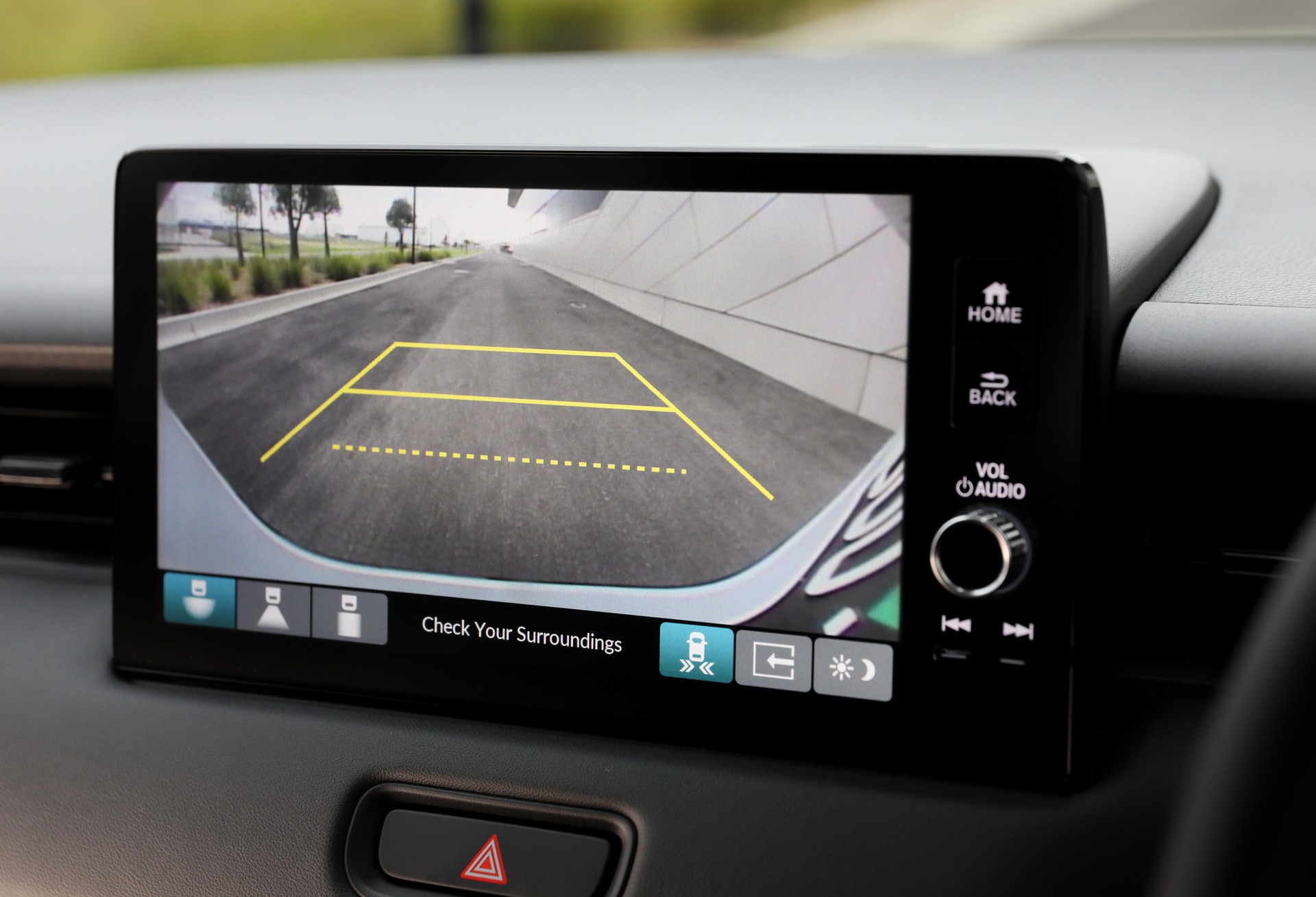 Download 2022 Honda HR-V eHEV L - AU version - Central Console HD Wallpaper 1920x1308 #58