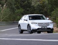 2022 Honda HR-V eHEV L - AU version - Front Three-Quarter Wallpaper 190x150