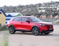 2022 Honda HR-V eHEV L - AU version - Front Three-Quarter Wallpaper 190x150