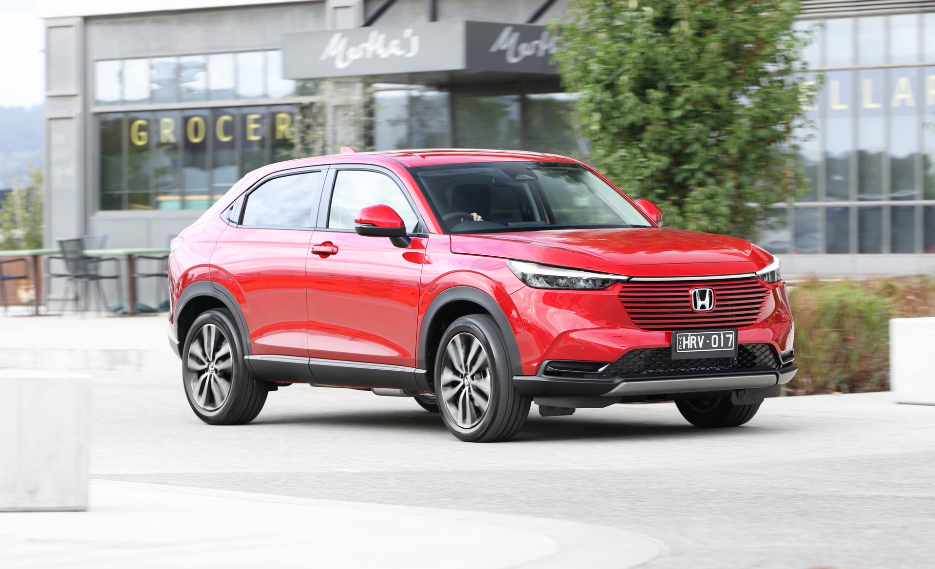 Download 2022 Honda HR-V eHEV L - AU version - Front Three-Quarter HD Wallpaper 1920x1168 #103
