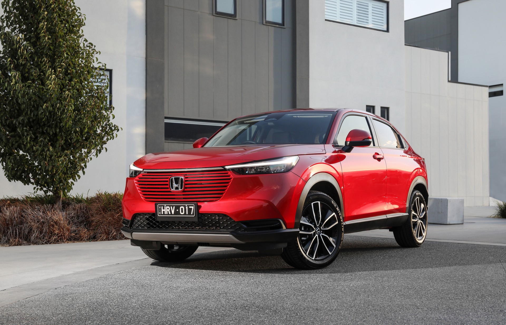Download 2022 Honda HR-V eHEV L - AU version - Front Three-Quarter HD Wallpaper 1920x1232 #91
