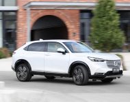 2022 Honda HR-V eHEV L - AU version - Front Three-Quarter Wallpaper 190x150