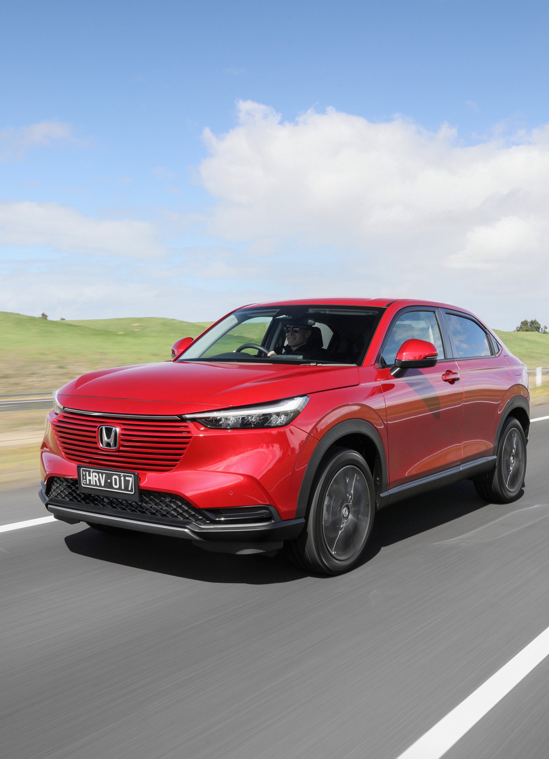 Download 2022 Honda HR-V eHEV L - AU version - Front Three-Quarter HD Phone Wallpaper 1920x2654 #85