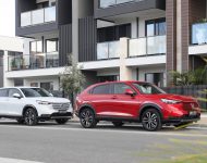 2022 Honda HR-V eHEV L - AU version - Front Three-Quarter Wallpaper 190x150
