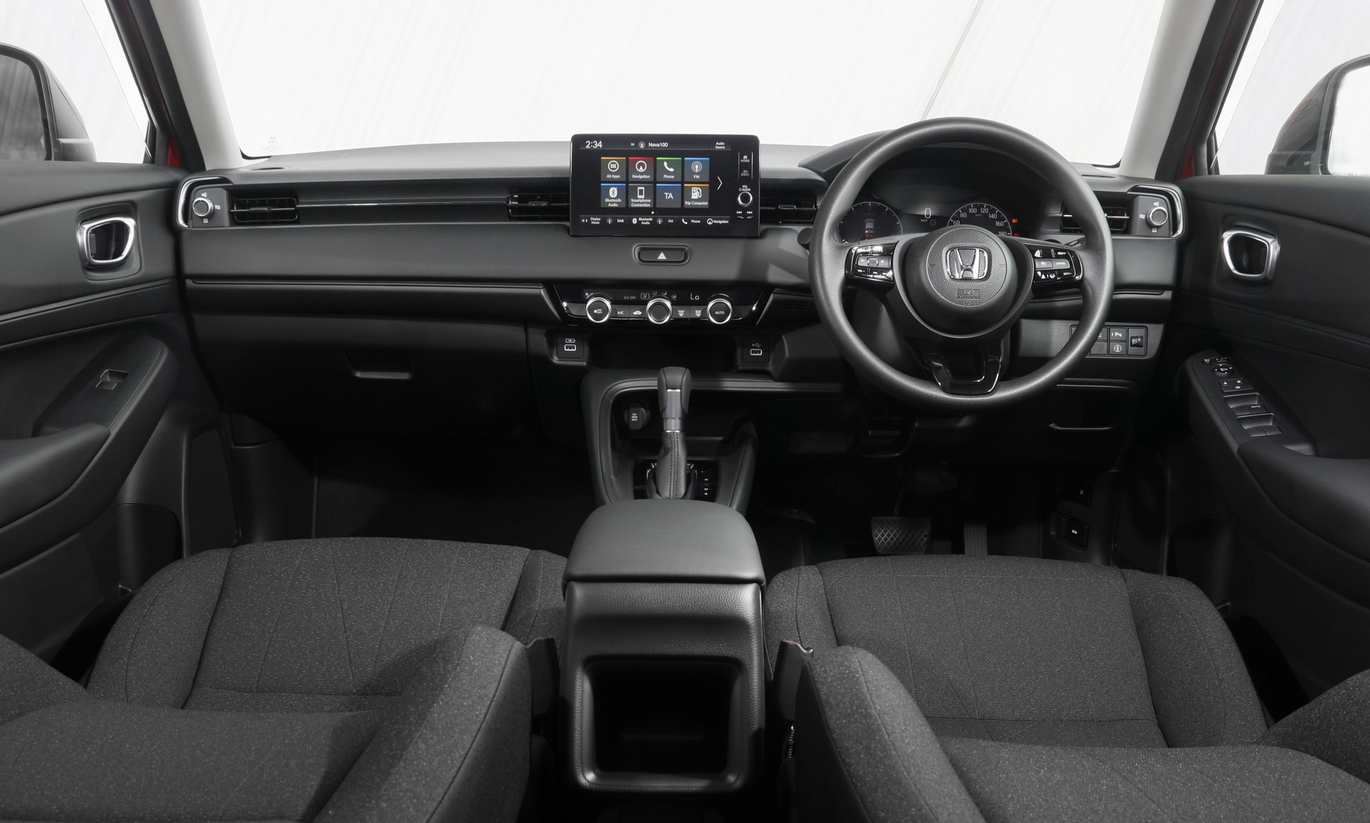 Download 2022 Honda HR-V eHEV L - AU version - Interior, Cockpit HD Wallpaper 1920x1153 #152