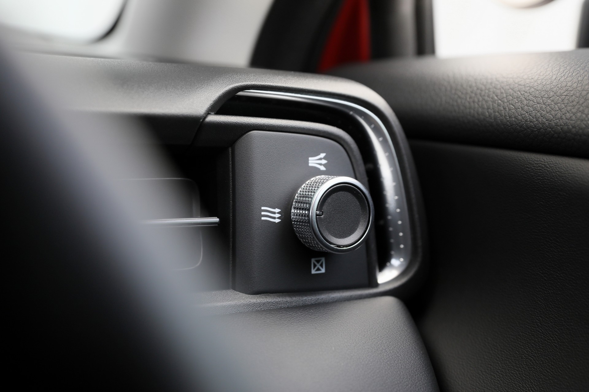 Download 2022 Honda HR-V eHEV L - AU version - Interior, Detail HD Wallpaper 1920x1280 #139