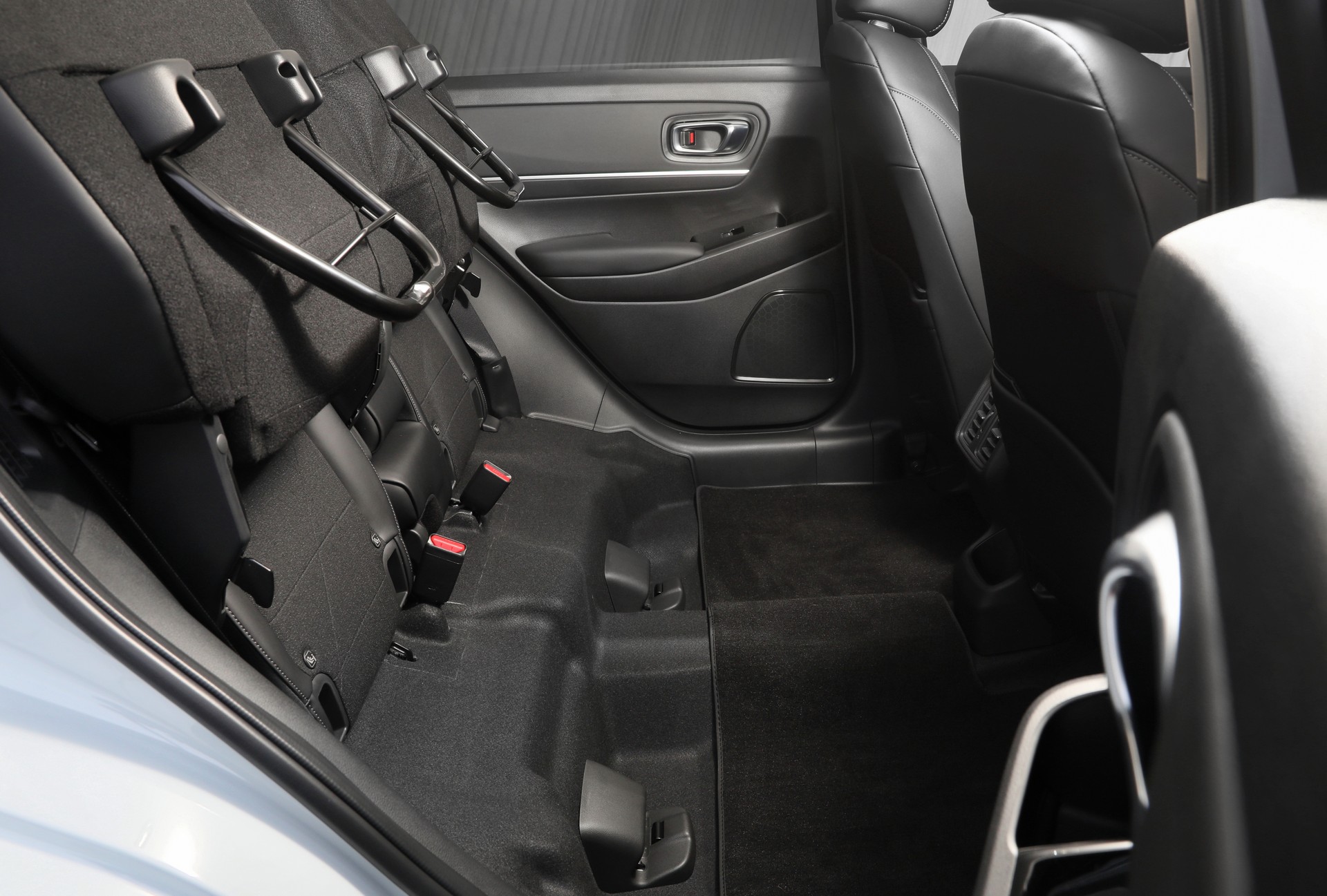 Download 2022 Honda HR-V eHEV L - AU version - Interior, Rear Seats HD Wallpaper 1920x1297 #78