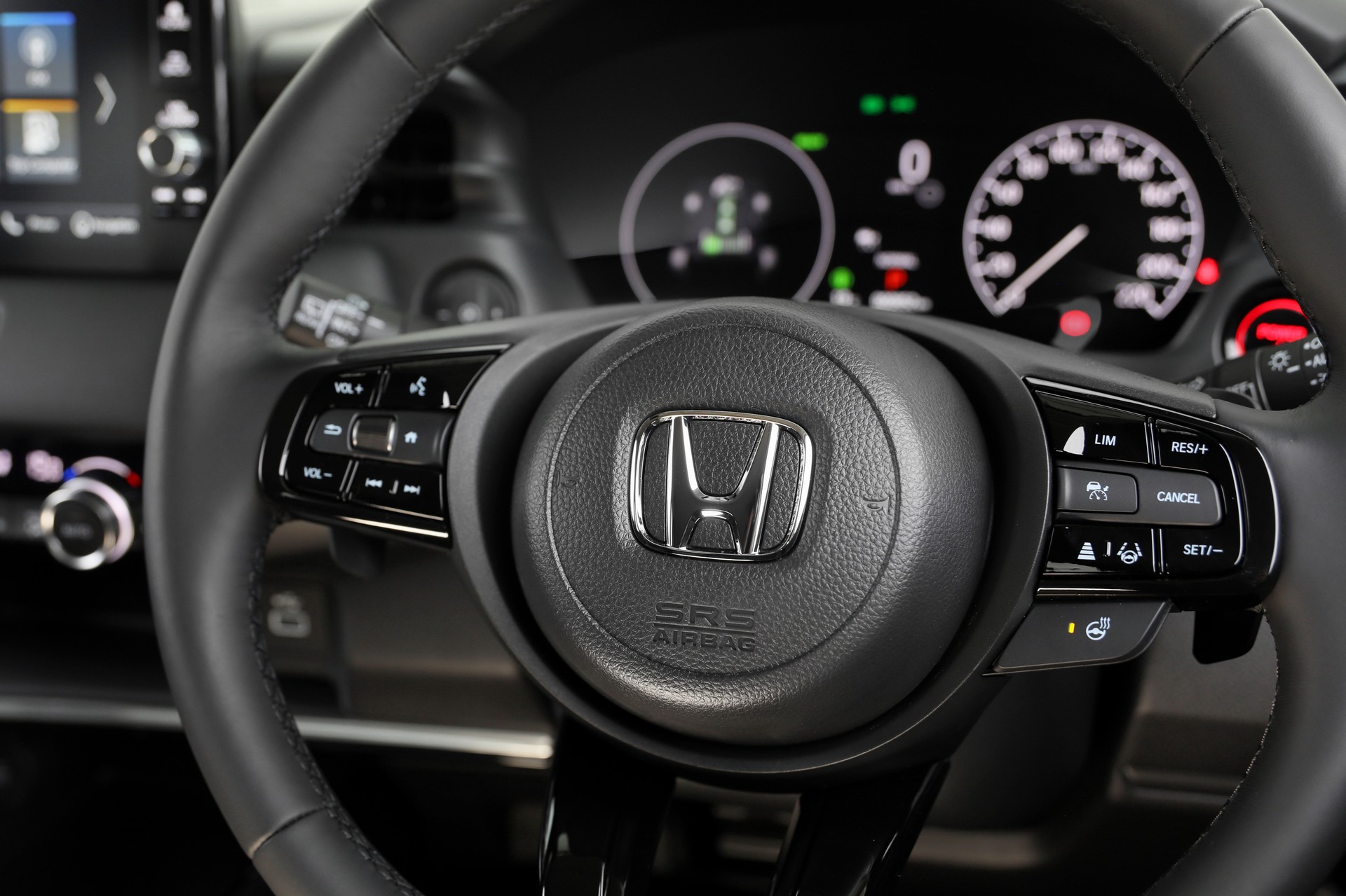 Download 2022 Honda HR-V eHEV L - AU version - Interior, Steering Wheel HD Wallpaper 1920x1279 #75