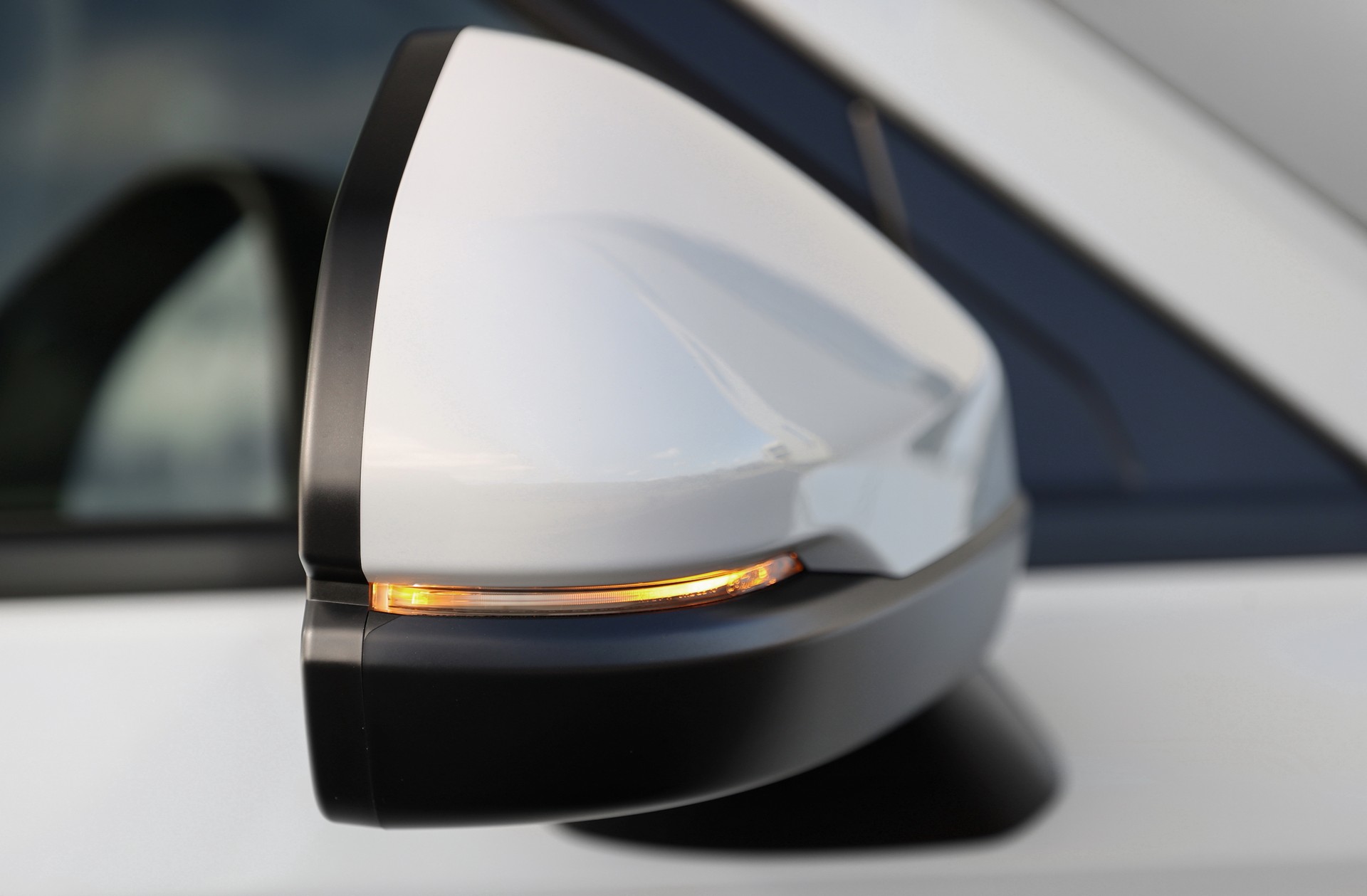 Download 2022 Honda HR-V eHEV L - AU version - Mirror HD Wallpaper 1920x1259 #41