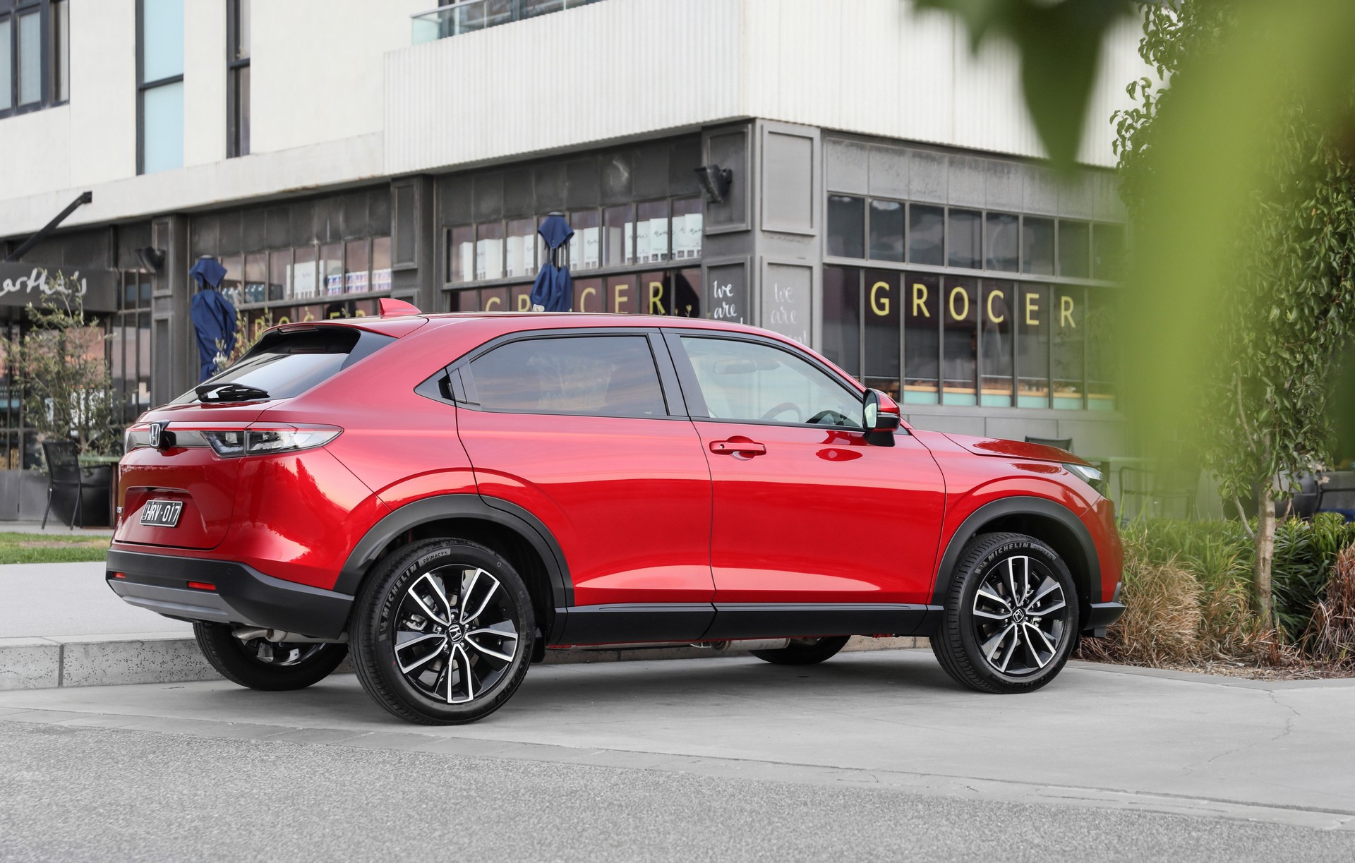 Download 2022 Honda HR-V eHEV L - AU version - Rear Three-Quarter HD Wallpaper 1920x1223 #99