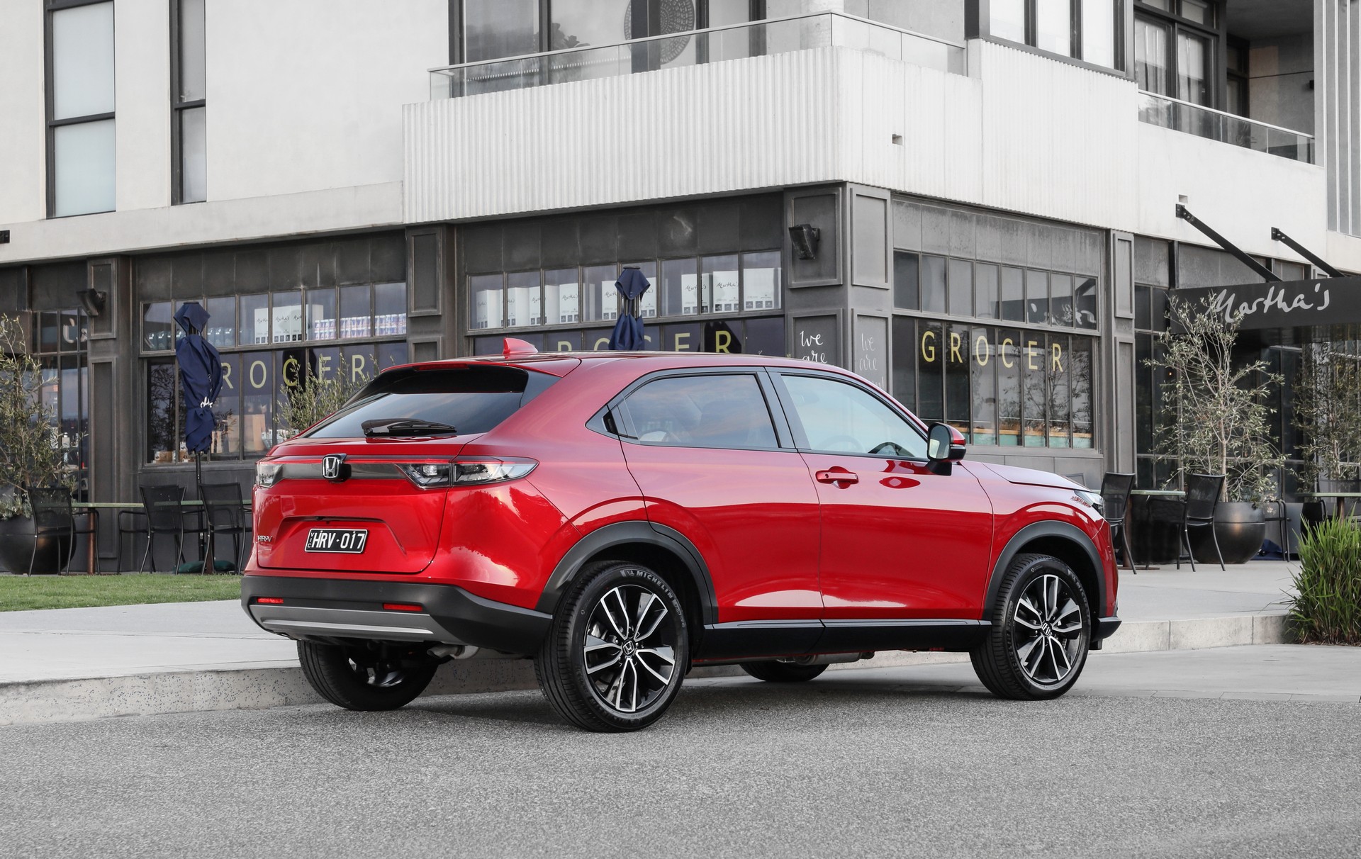 Download 2022 Honda HR-V eHEV L - AU version - Rear Three-Quarter HD Wallpaper 1920x1212 #100
