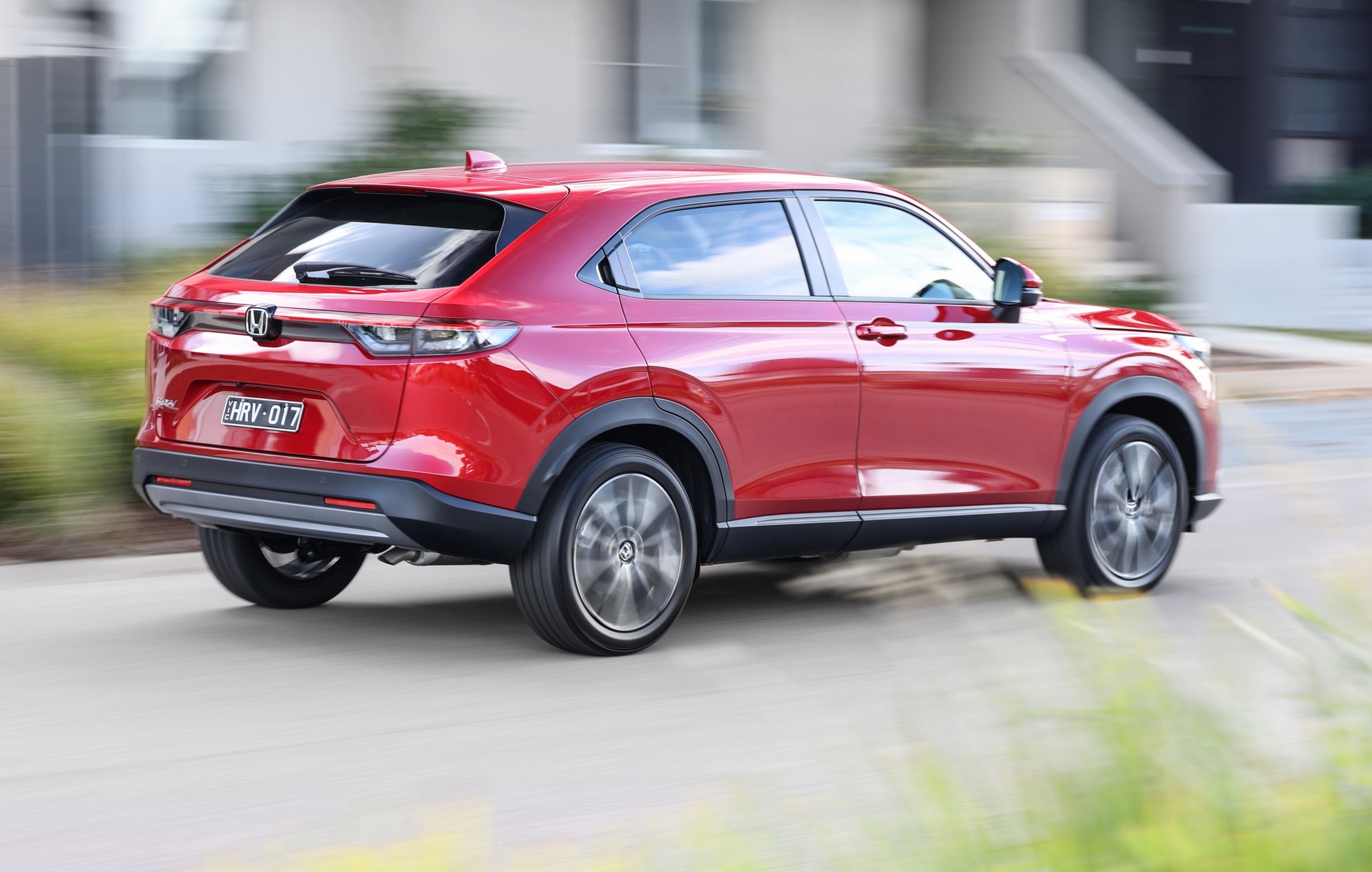 Download 2022 Honda HR-V eHEV L - AU version - Rear Three-Quarter HD Wallpaper 1920x1220 #113