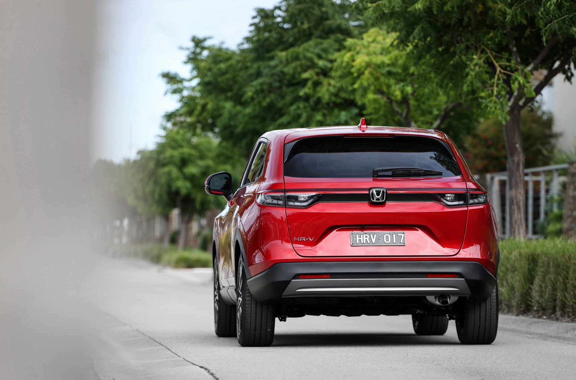 Download 2022 Honda HR-V eHEV L - AU version - Rear HD Wallpaper 1920x1266 #105