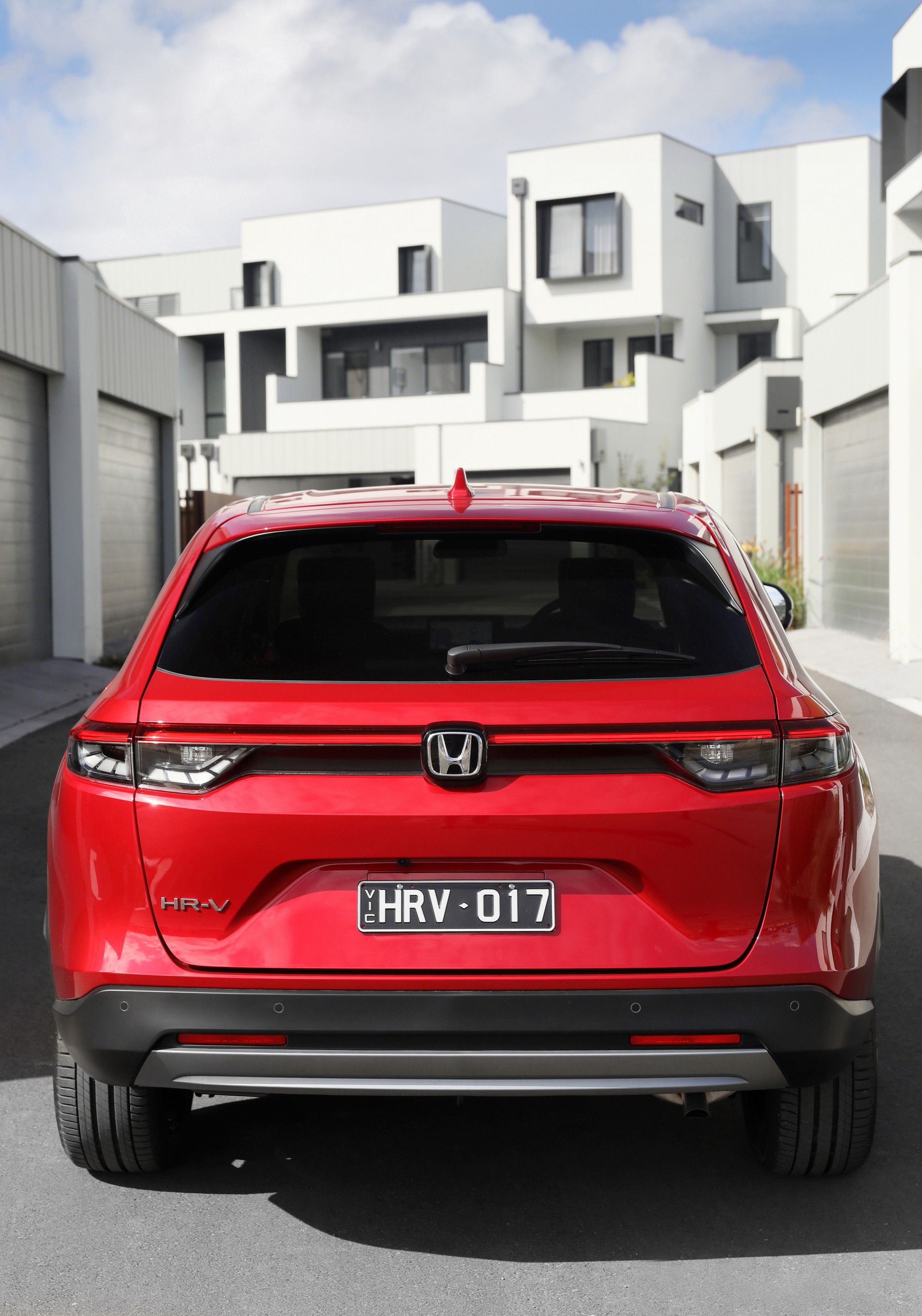 Download 2022 Honda HR-V eHEV L - AU version - Rear HD Phone Wallpaper 1920x2740 #97
