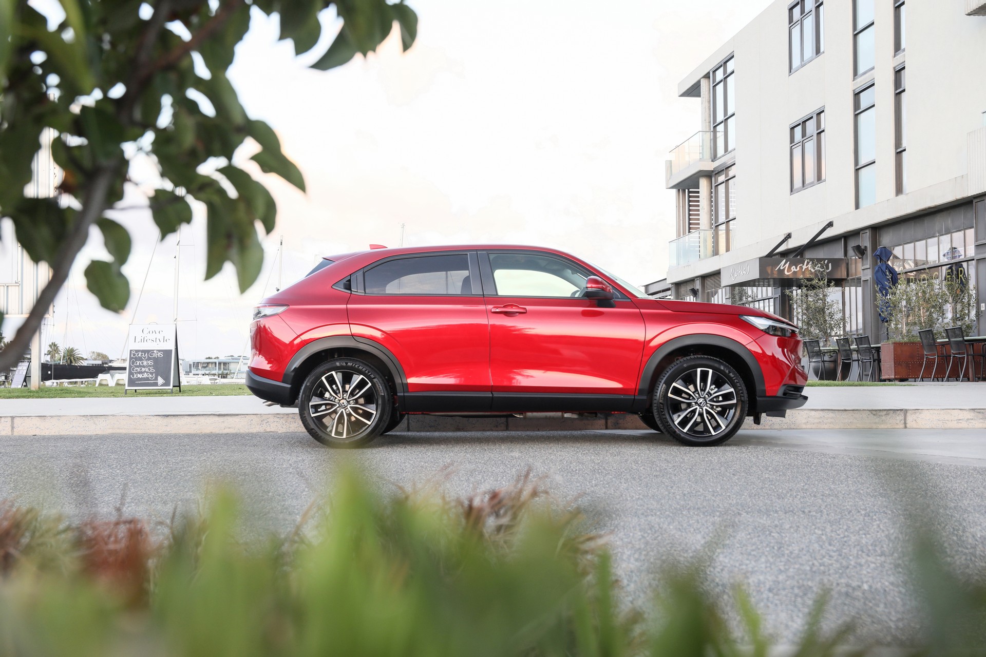Download 2022 Honda HR-V eHEV L - AU version - Side HD Wallpaper 1920x1280 #101