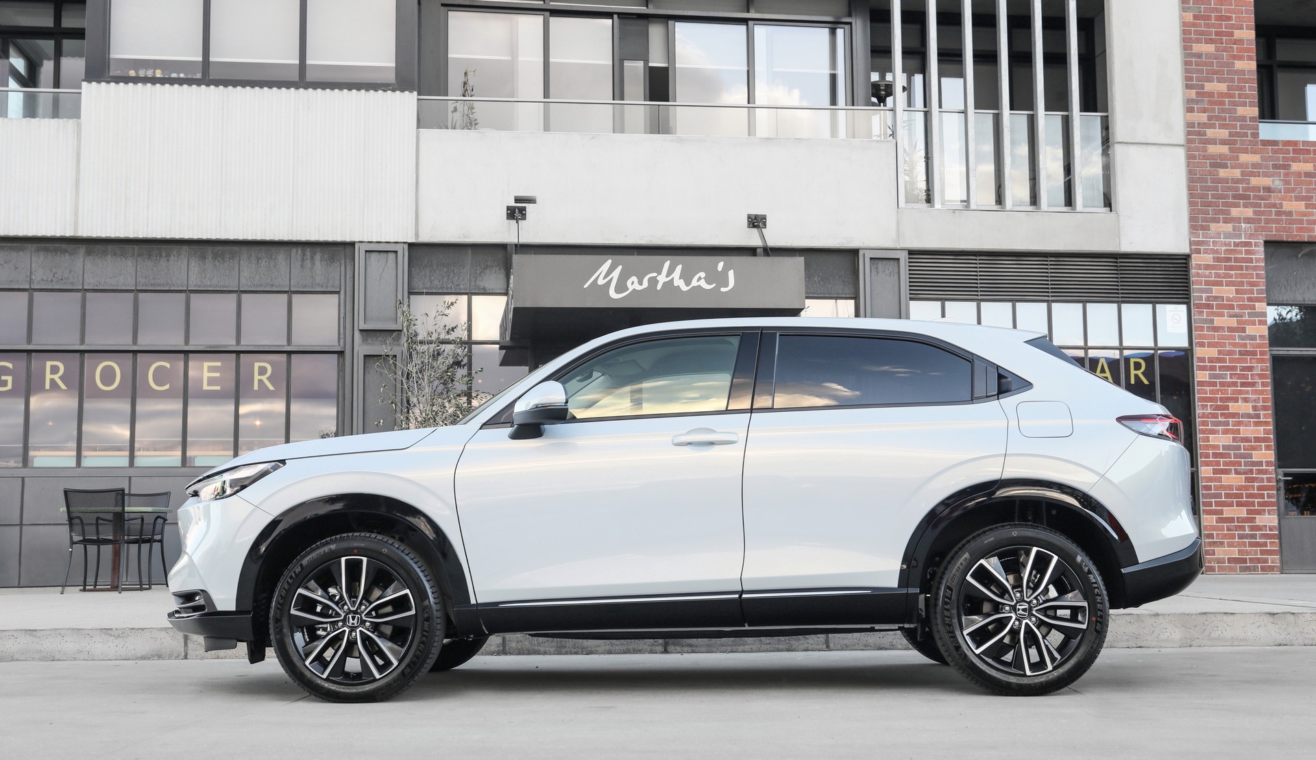 Download 2022 Honda HR-V eHEV L - AU version - Side HD Wallpaper 1920x1109 #31